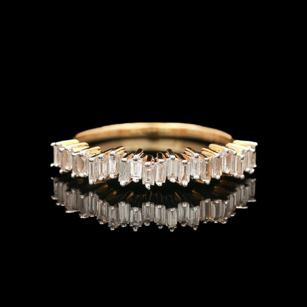 an 18k gold diamond ring