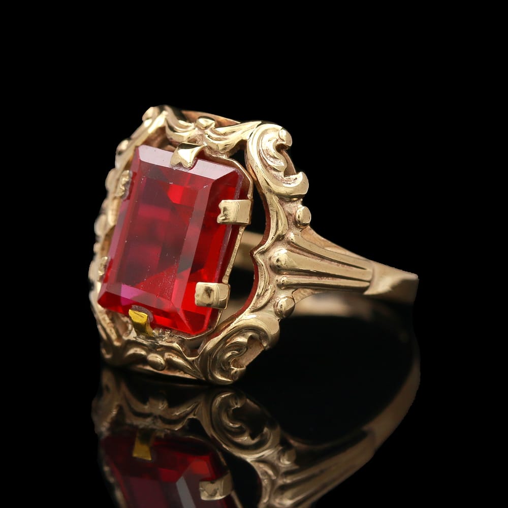 008-000335_07L1WXAA0 Antique Ornate 8k Synthetic Ruby Ring
