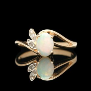 Vintage 10k Yellow Gold Opal & Diamond Ring