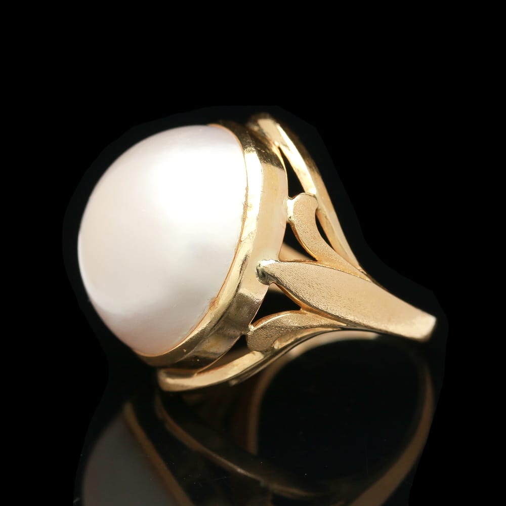 18k yellow gold mabe pearl ring