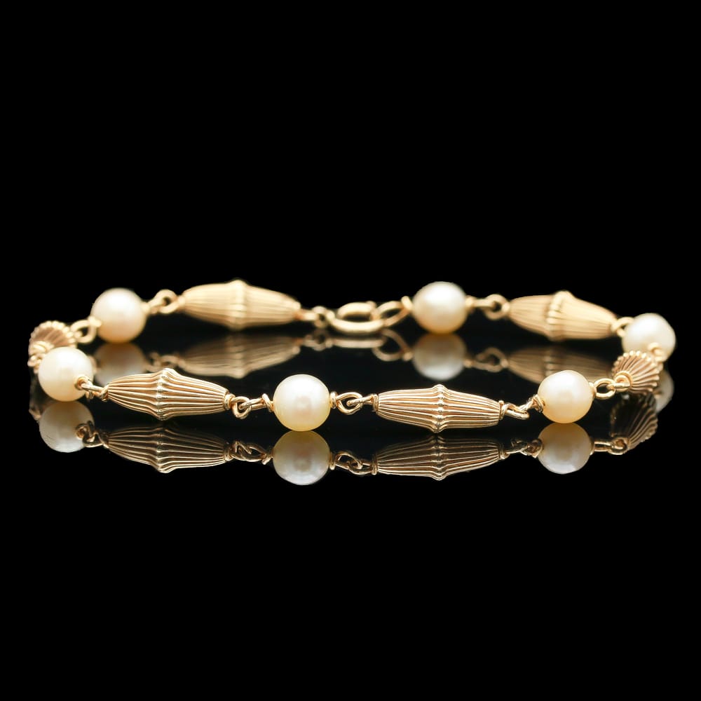 Vintage 14k Yellow Gold 6.20 mm Pearl Station Bracelet