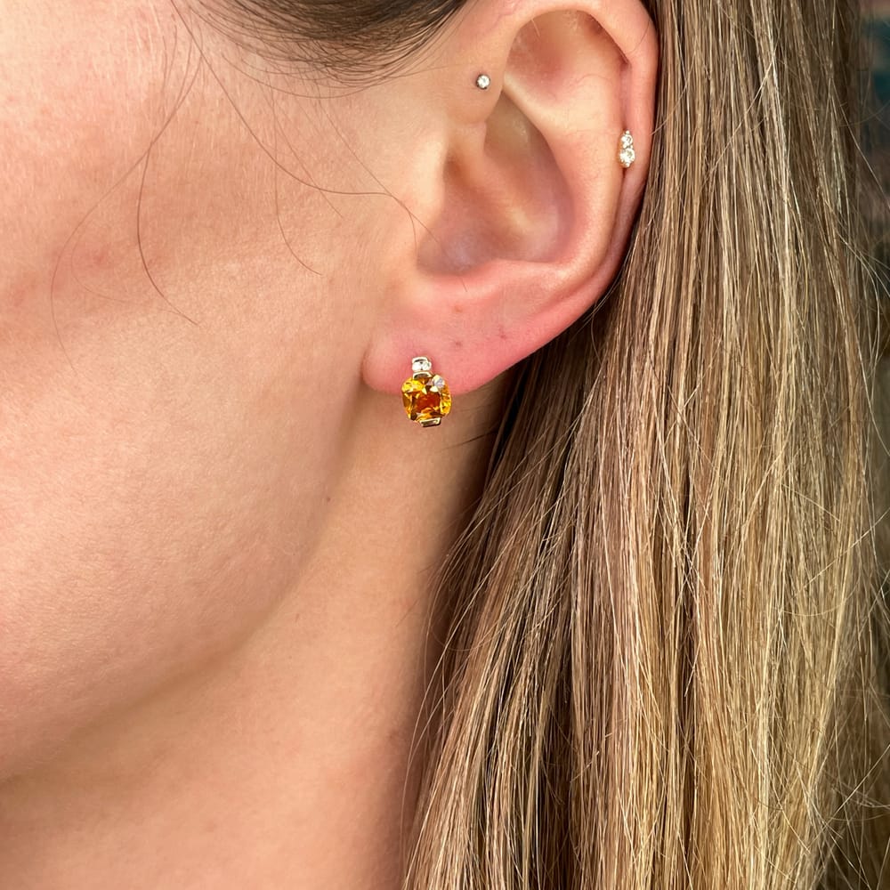 025-000202_15pVzQIAU 14k yellow gold citrine & diamond stud earrings