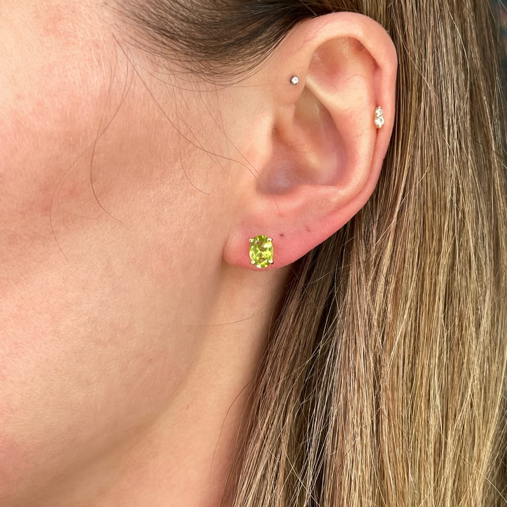 025-000204_14Vz4RIAS 14k Yellow Gold Peridot Stud Earrings