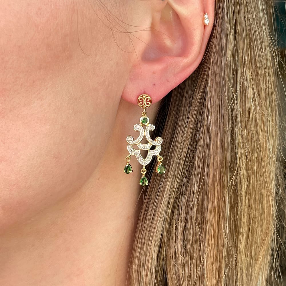 025-000208_15osV7IAI 14k tsavorite garnet & diamond dangle earrings