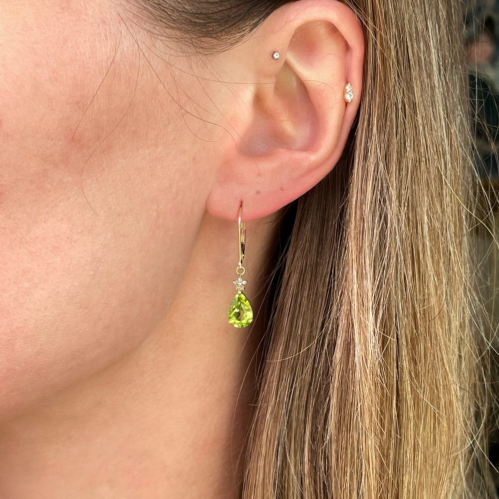 025-000210_15qQnrIAE 14k yellow gold peridot & diamond dangle earrings