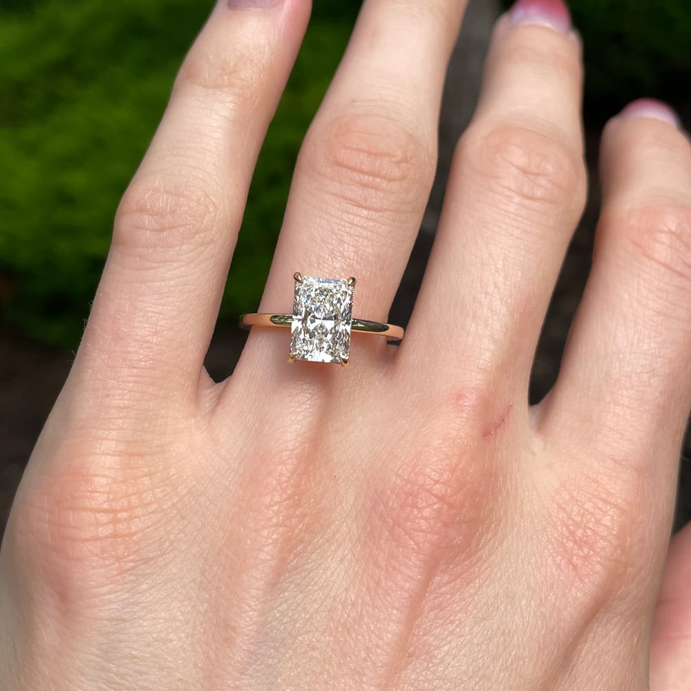 001-000063_1AOWYPIA5 14k yellow gold 2.04 ct radiant cut lab grown diamond ring
