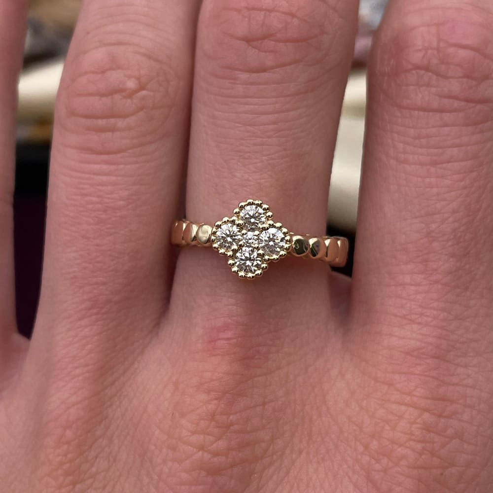 007-001781_1D2hXCIAZ 14k yellow gold 0.34 ctw diamond clover cluster ring