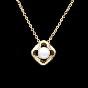 Vintage Mikimoto 18K Yellow Gold Pearl Cube Necklace
