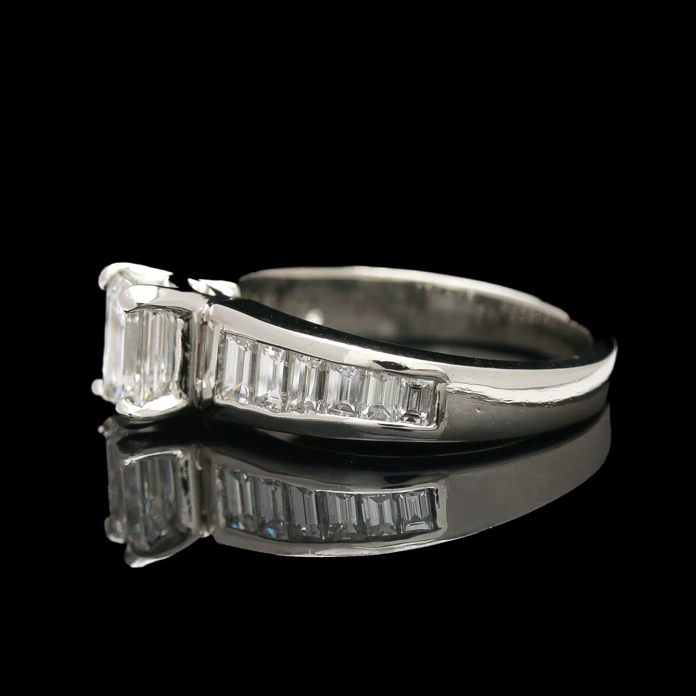 007-001812_1QegCSIAZ Platinum 1.22 ctw Emerald & Baguette Cut Diamond Ring